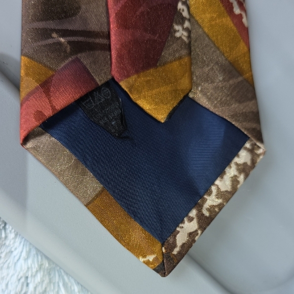 (J28) Elegant Multicolor Geometric Tie - Picture 3 of 4